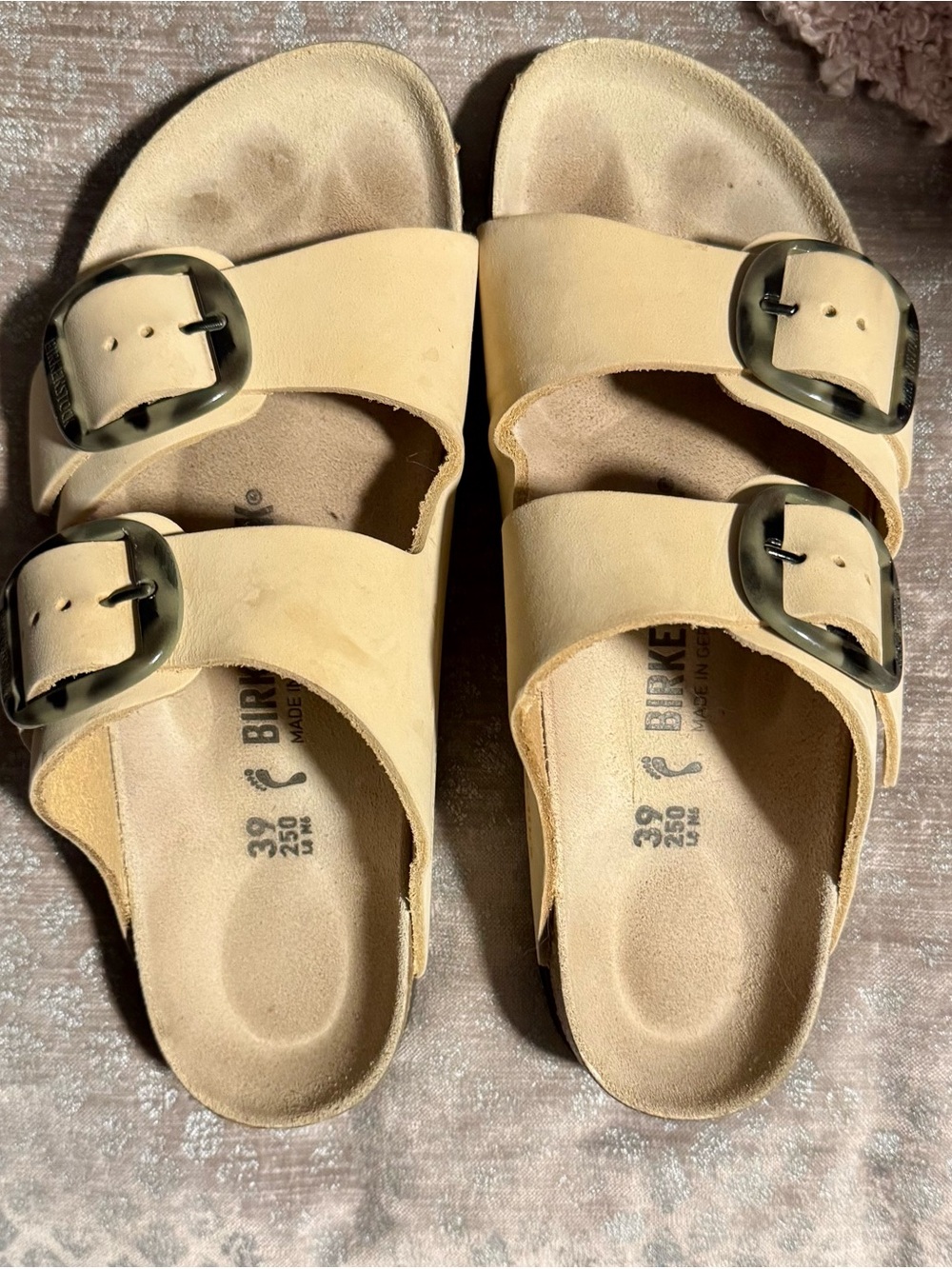 Birkenstock Arizona Big Buckle
Nubuck Leather - Picture 9 of 11